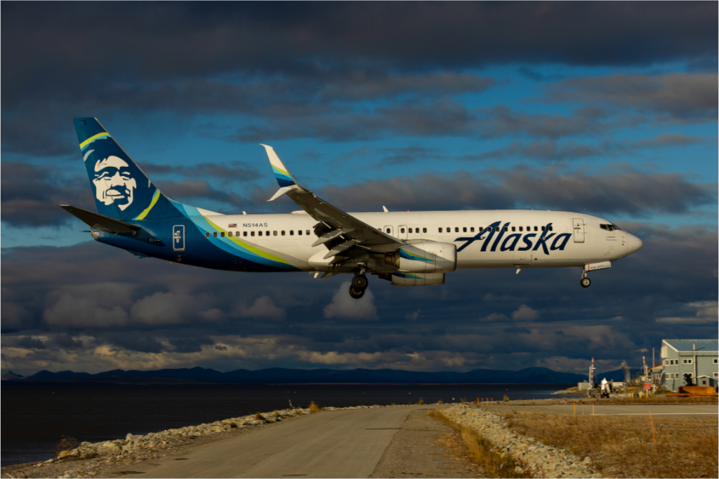 Main image Alaska Airlines Jet